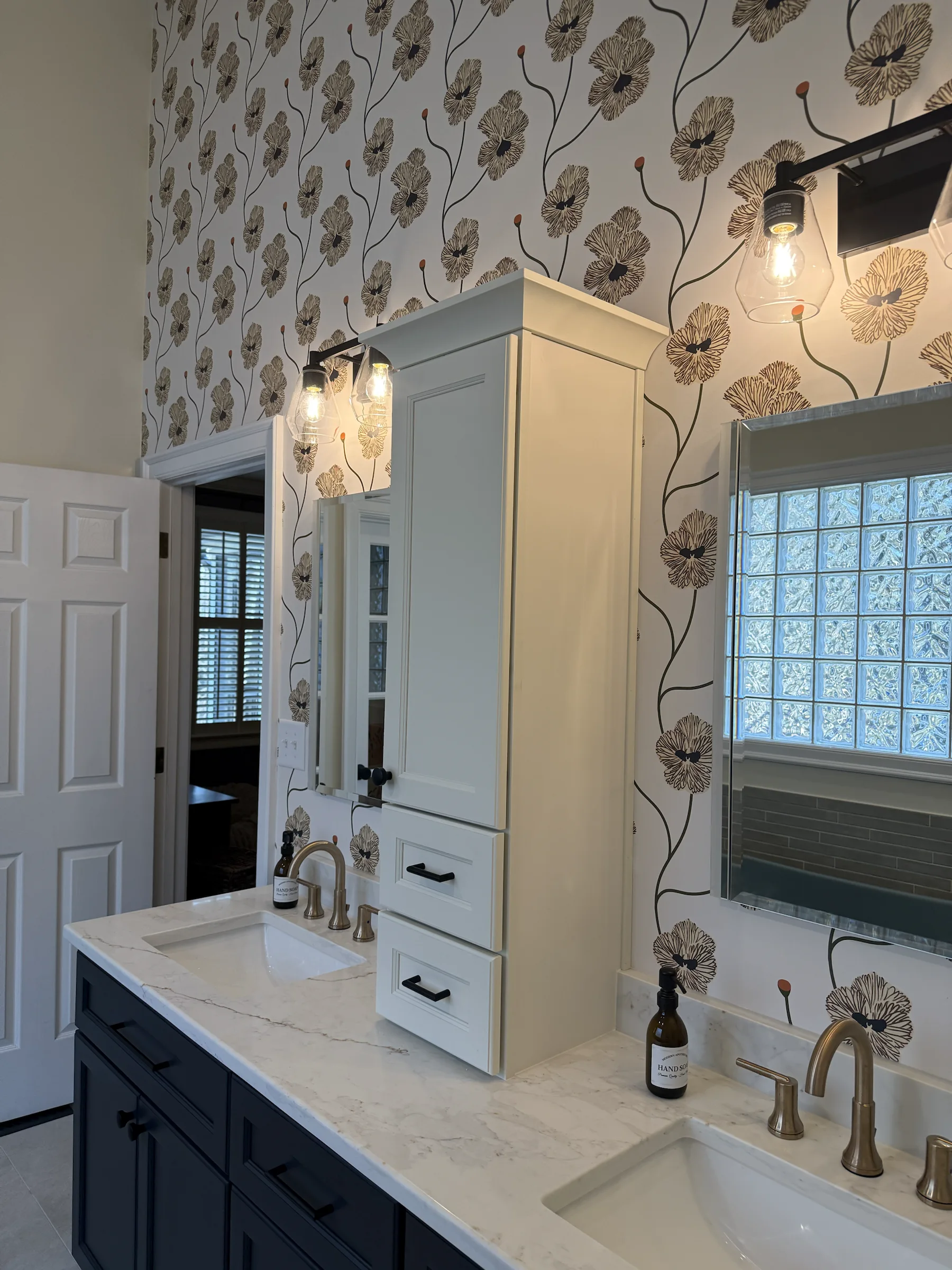 Johnson – Bathroom: Vanity, view 1