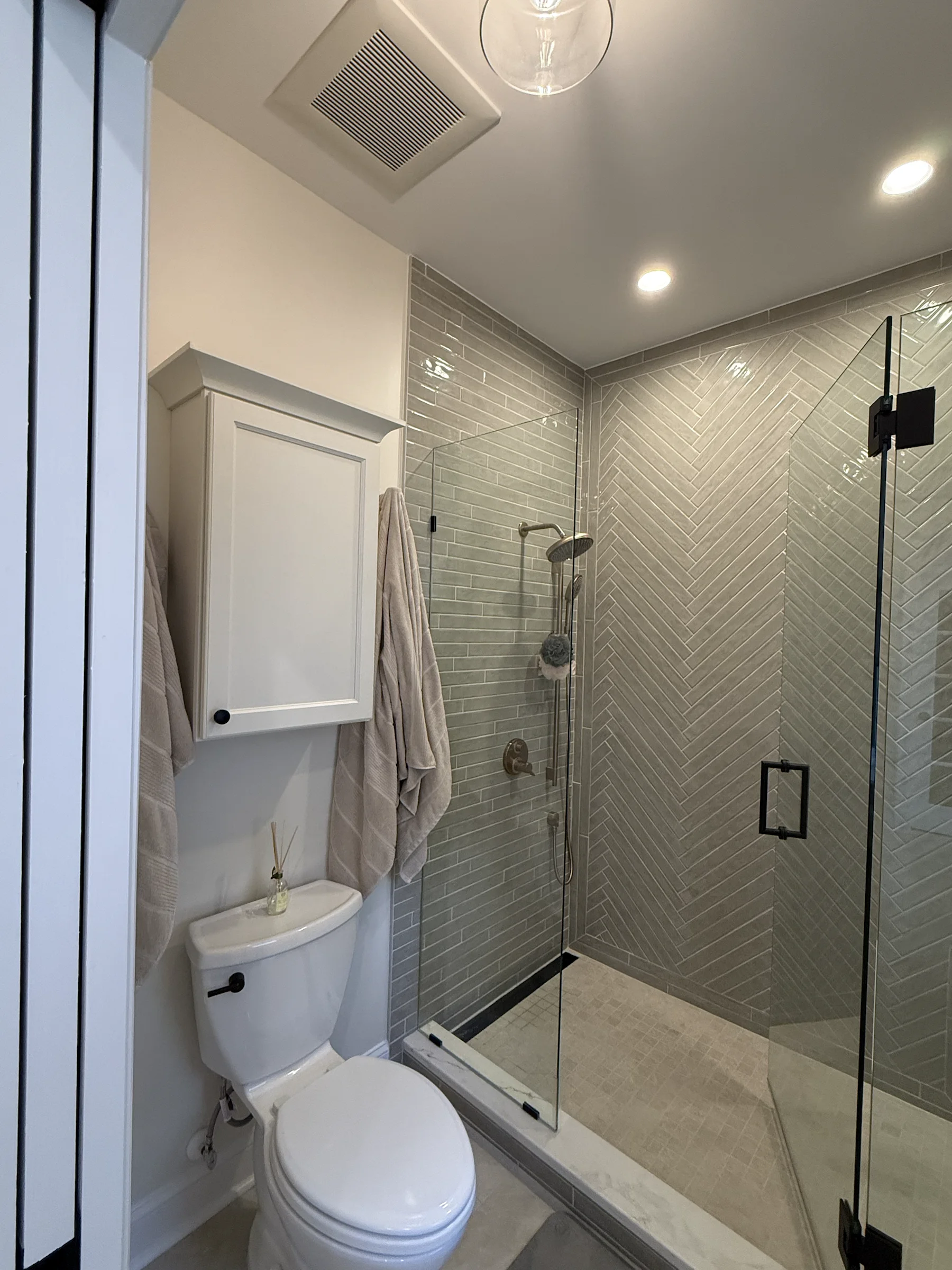 Johnson – Bathroom: Walk-In Shower, view 1